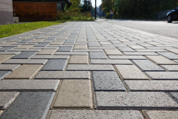 Best Professional Driveway Pavers  in Altamont, KS
